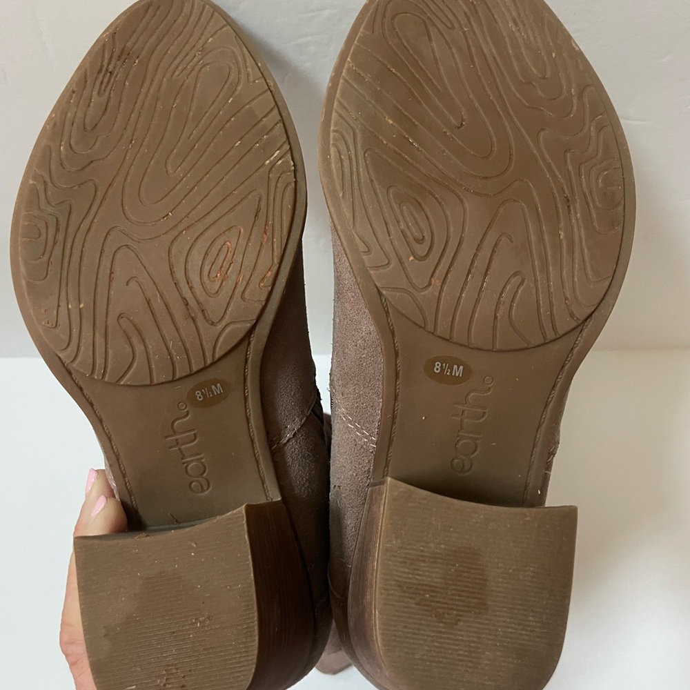 Earth Vine Block Heel Comfort Almond Toe Boots Sz 8.5 - Picture 14 of 15